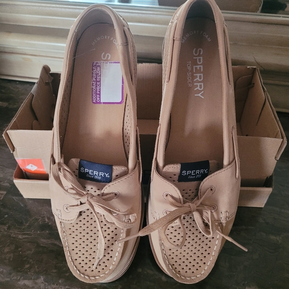 Sperry woman shoes size 9, buff color, new - Picture 1 of 7